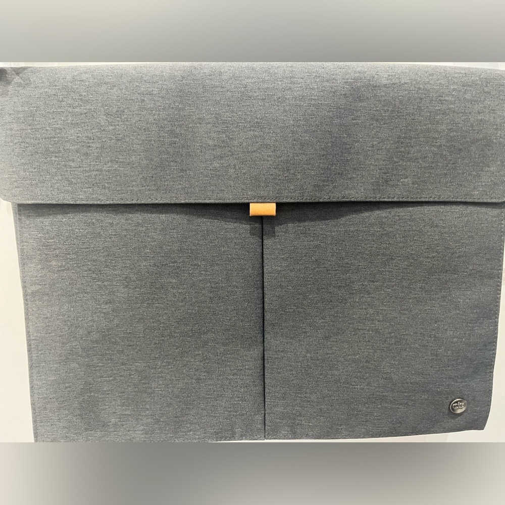 Pkg men’s messager crossbody bag
